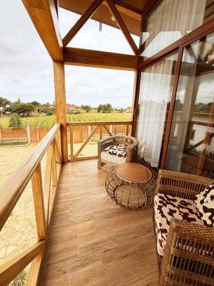 14 2025 07 Leopard Balcony 1000p 1690