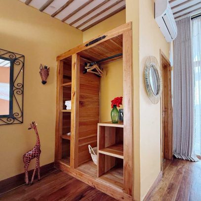 8 2026 02 Giraffe 1000p 5532